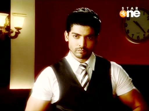 vlcsnap152894 - GEET - Hui Sabse Parayi - Caps IV