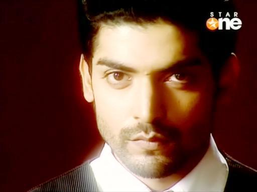 vlcsnap152930 - GEET - Hui Sabse Parayi - Caps IV