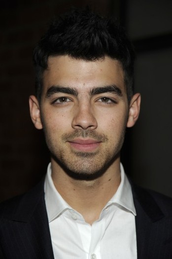 Joe Jonas Simon Spurr Backstage Fall 2012 hZ3IHle8Lsql