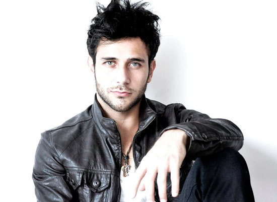 carlos-ferro-eva-luna