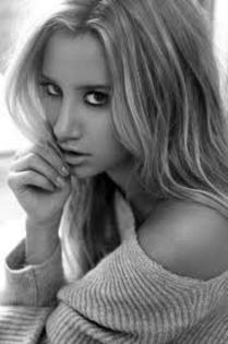 aaaaa ce pacat nu o sa ne mai distram ca in luna asta