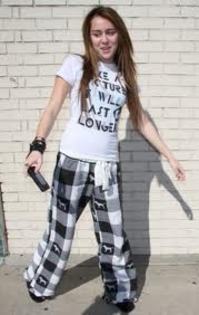 eu m-am pus in pijamale,nb ma duc sa dorm....