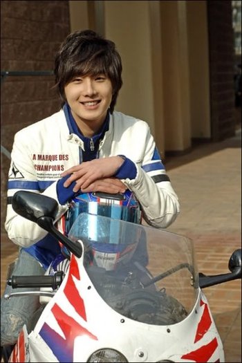 16243_182908404188_182897369188_2676708_7344783_n