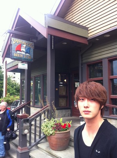 407864_142278005883373_100003035222102_179365_5318690_n