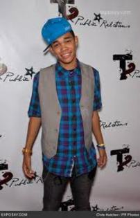 desc%u0103rcare (1) - roshon fegan