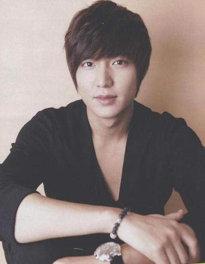 316576_309566432393110_149605571722531_1513493_1044481496_n - Lee Min Ho 2012