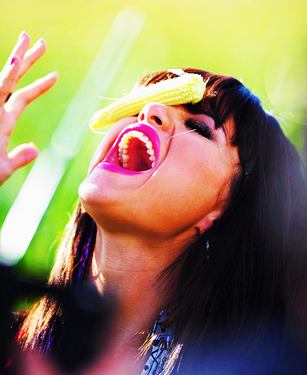 tumblr_lux30d0Vsj1r4y1tko1_500_large - 0  Selenaaaa xD