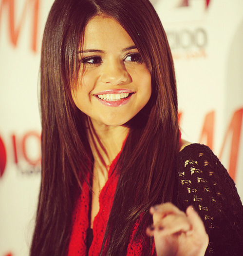 tumblr_lvi81tSLIU1qe0kcno1_500 - 0  Selenaaaa xD