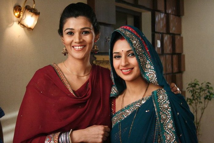 58140_165394050144735_127052540645553_564707_3334941_n - divyanka tripathi