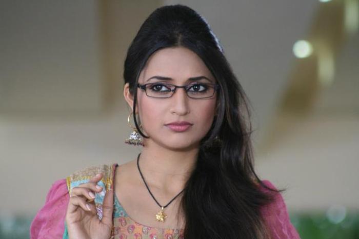 312416_10150311256381880_37941796879_7891224_100034526_n - divyanka tripathi