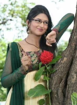 312680_2175321816769_1058547072_2405147_1225444614_n - divyanka tripathi