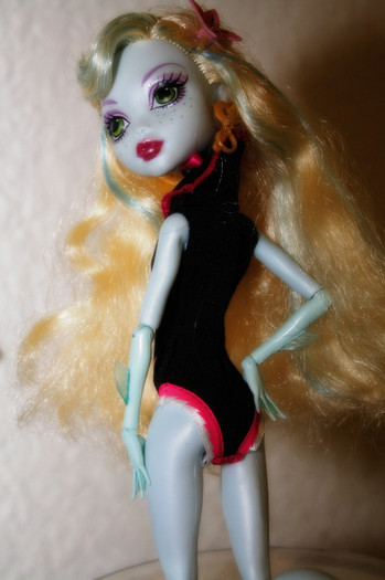 looking_back_by_sailorfirestar-d3gofub
