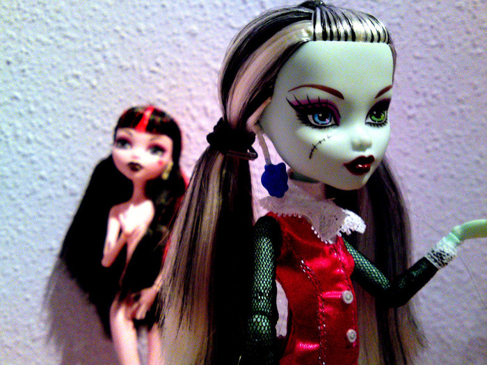 frankie__give_me_my_clothes_by_mayinwonderland-d32yu4z