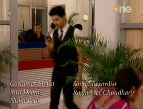 527cf4cc6db1537579cc_28 - GEET - Hui Sabse Parayi - Caps V