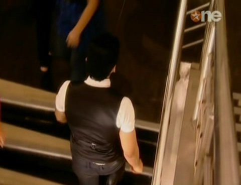 527cf4cc6db1537579cc_37 - GEET - Hui Sabse Parayi - Caps V