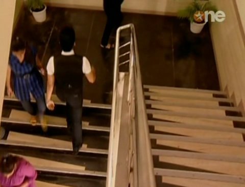 527cf4cc6db1537579cc_38 - GEET - Hui Sabse Parayi - Caps V