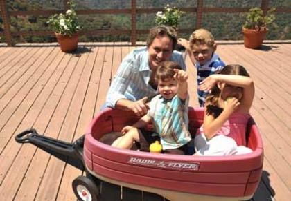 315546_145934622171613_132941760137566_201092_217669990_n - Guy Ecker