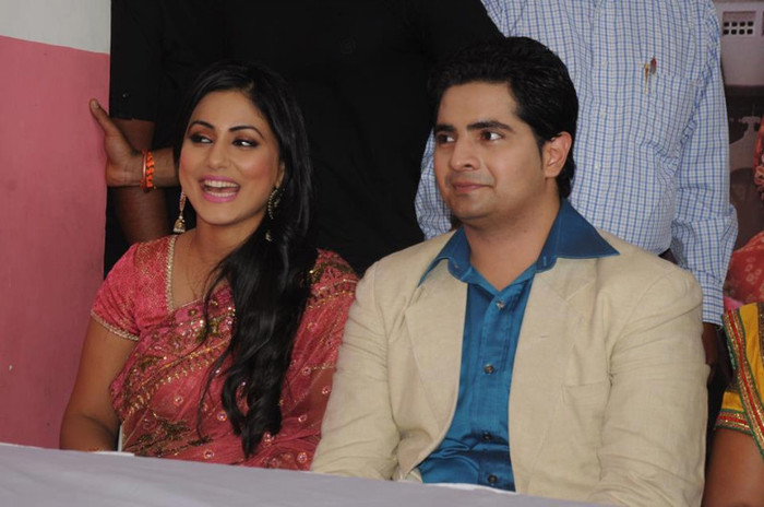 Hina & Karan in Love [27]