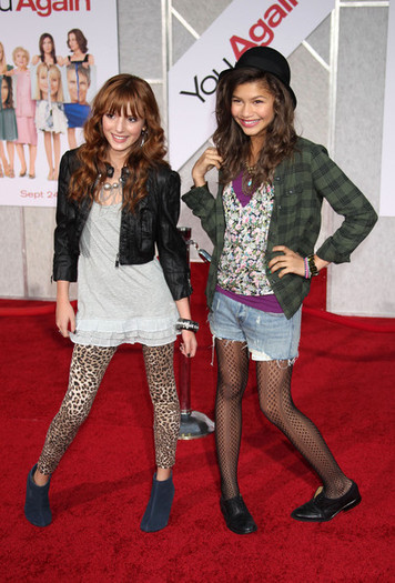 Bella+Thorne+Zendaya+Coleman+Again+Los+Angeles+Jzp9MxXP8-7l - Anunt SOC Zendaya si Bella Thorne s-au batut