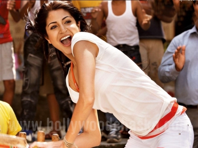 800x600big-1322047536hot_anushka_sharma_(1) - ANUSHKA SHARMA