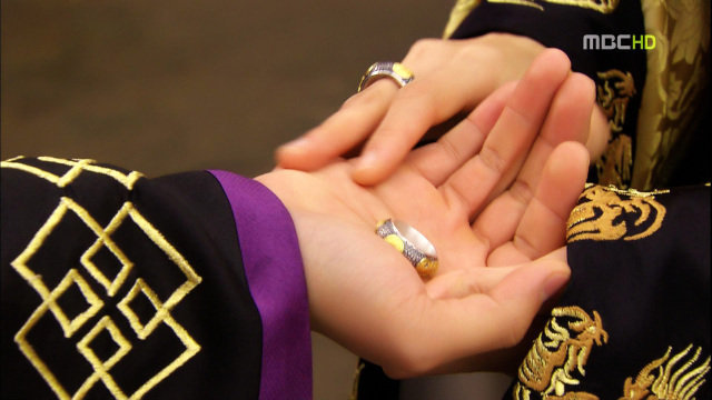 32021_116822588350757_100000690484047_136854_1566996_n - Koreea love