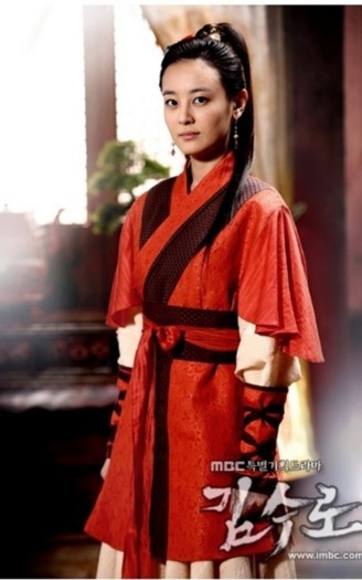 42395825_IFZKLGZTU - Koreea love