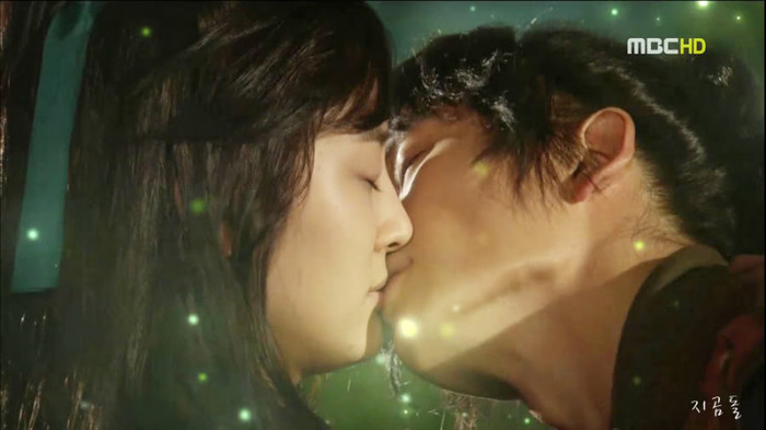 44298565_ACUKLDXJA - Koreea love