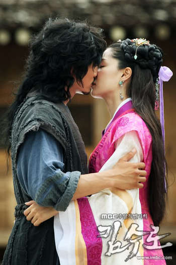 c5c75a4a6d8f7c6008f7ef30 (1) - Koreea love