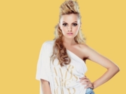 64024322_NTNZMOZ - alexandra stan