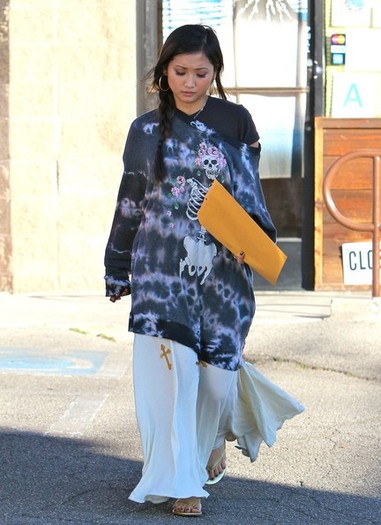 Brenda+Song+Brenda+Song+Continues+Questionable+Ap7xL7-ik0Wl - Brenda Song Continues Her Questionable Fashion Sense