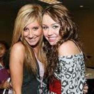 miley si ashley - proba 10