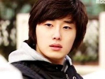 descărcare (1) - Jung Il Woo