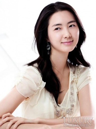 2a5548025356fa0594409b71b333330c_large - Lee Yo Won