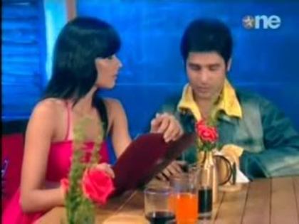 dilmilgaye29thjulyhqsonyfan28099_00