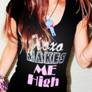 tumblr_lzv40zUF0j1r27n8fo2_250