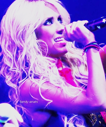 tumblr_lzyznctGE91qeiqe3o1_500