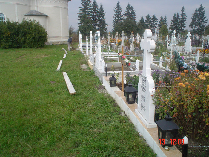 DSC02518 - Foto CIMITIR ALEI PORTI CLOPOTNITA 2010 Noembrie