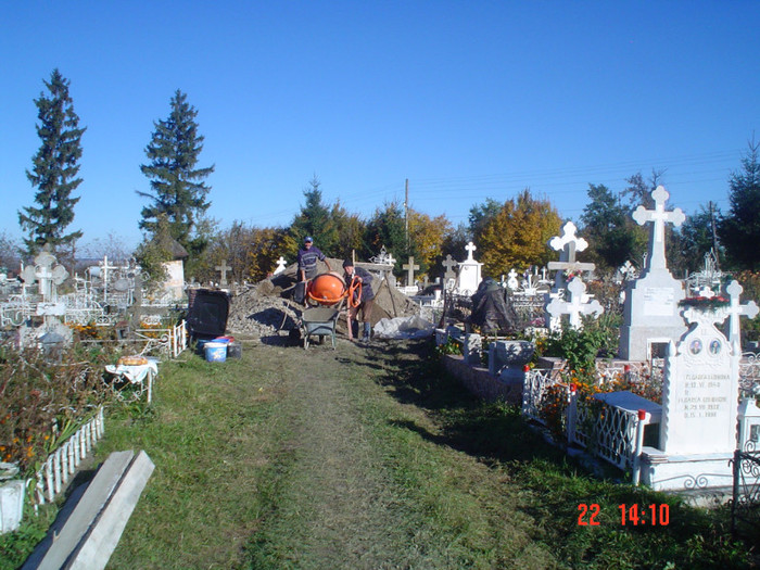 DSC02567 - Foto CIMITIR ALEI PORTI CLOPOTNITA 2010 Noembrie