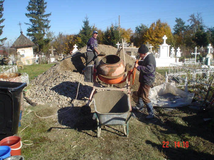 DSC02568 - Foto CIMITIR ALEI PORTI CLOPOTNITA 2010 Noembrie