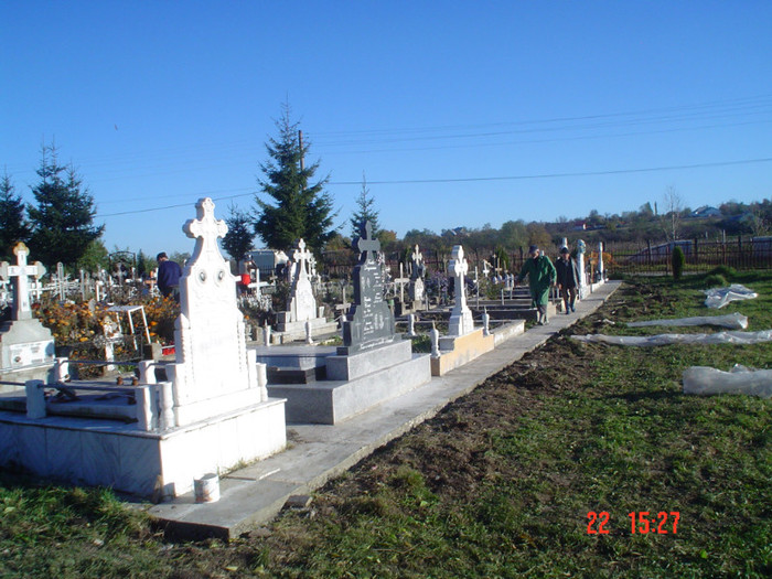 DSC02574 - Foto CIMITIR ALEI PORTI CLOPOTNITA 2010 Noembrie