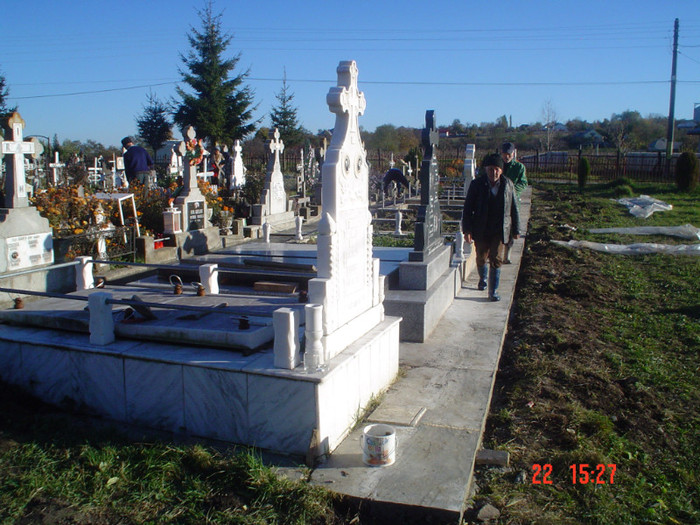 DSC02575 - Foto CIMITIR ALEI PORTI CLOPOTNITA 2010 Noembrie