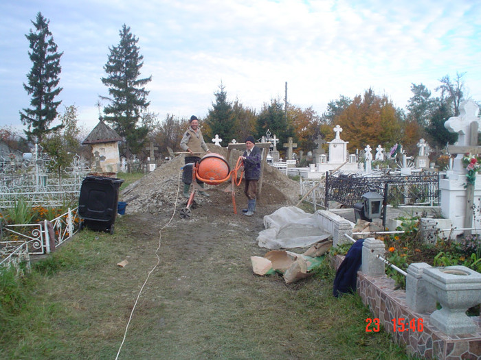 DSC02614 - Foto CIMITIR ALEI PORTI CLOPOTNITA 2010 Noembrie