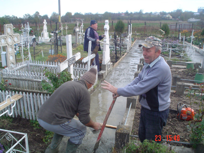 DSC02616 - Foto CIMITIR ALEI PORTI CLOPOTNITA 2010 Noembrie