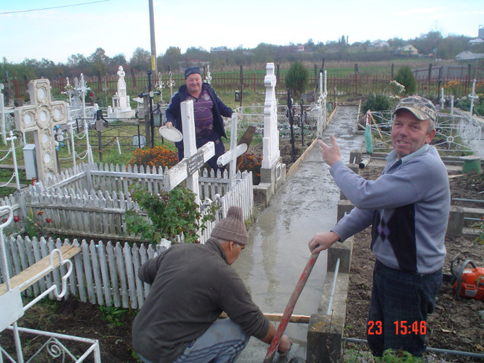 DSC02617 - Foto CIMITIR ALEI PORTI CLOPOTNITA 2010 Noembrie