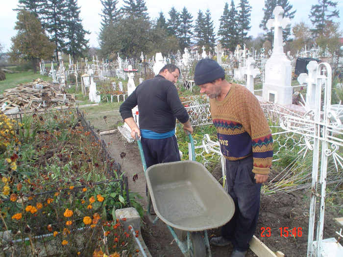 DSC02618 - Foto CIMITIR ALEI PORTI CLOPOTNITA 2010 Noembrie