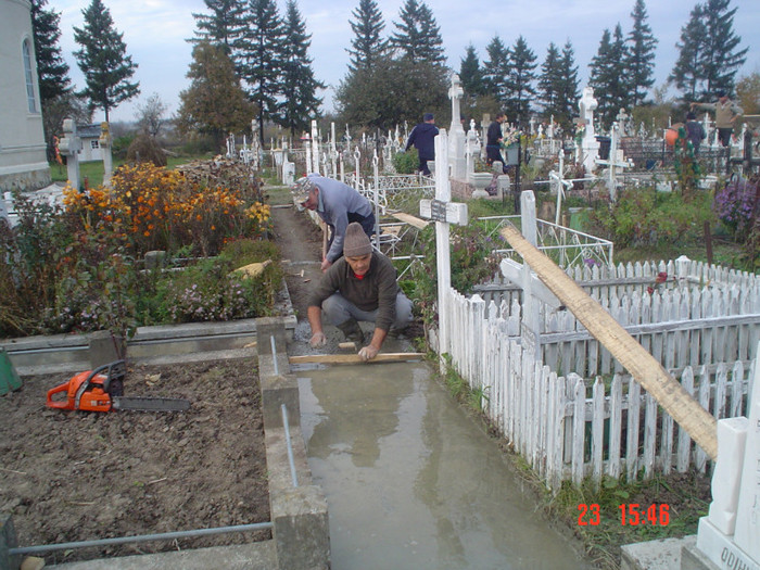 DSC02620 - Foto CIMITIR ALEI PORTI CLOPOTNITA 2010 Noembrie