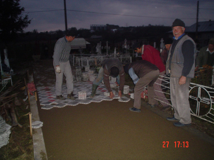 DSC02713 - Foto CIMITIR ALEI PORTI CLOPOTNITA 2010 Noembrie