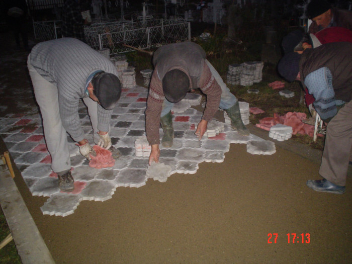 DSC02714 - Foto CIMITIR ALEI PORTI CLOPOTNITA 2010 Noembrie
