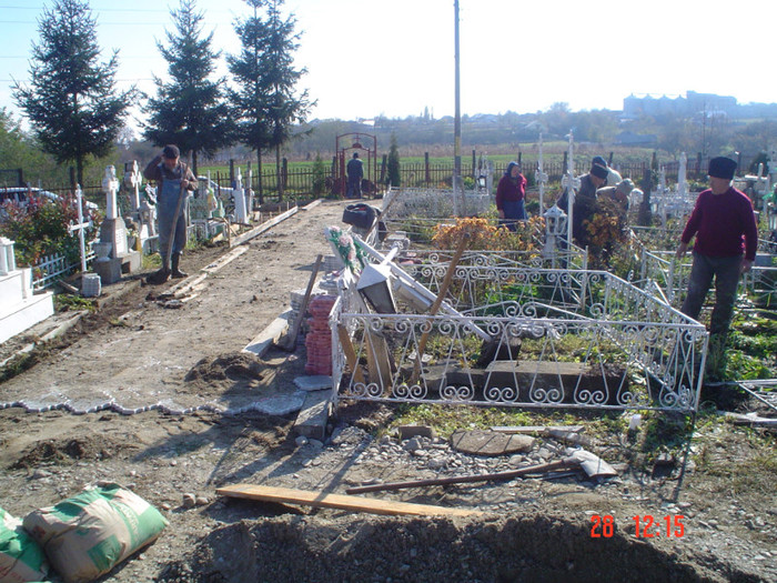 DSC02726 - Foto CIMITIR ALEI PORTI CLOPOTNITA 2010 Noembrie