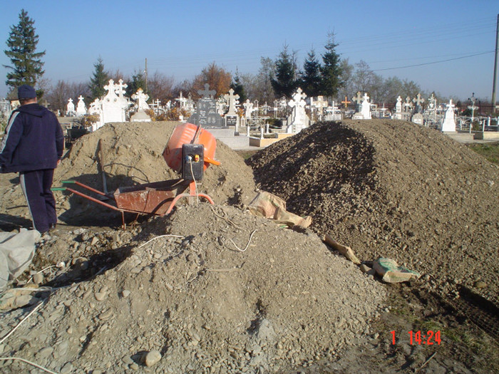 DSC02744 - Foto CIMITIR ALEI PORTI CLOPOTNITA 2010 Noembrie